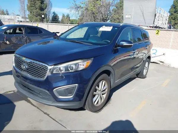 5XYPGDA54HG192055 2017 KIA SORENTO - Image 2