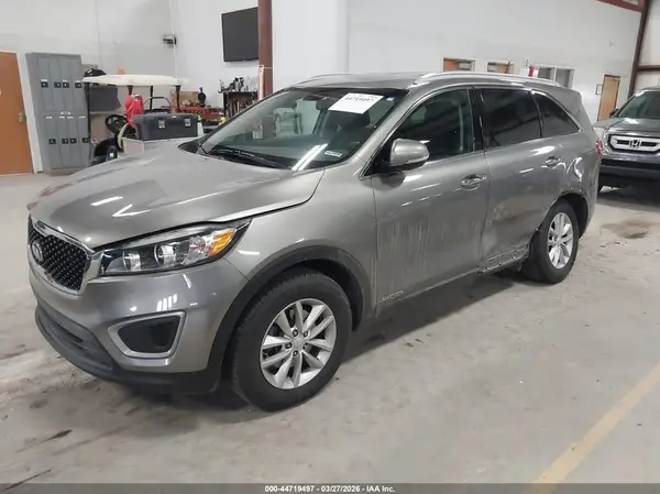 5XYPGDA54HG194162 2017 KIA SORENTO - Image 2