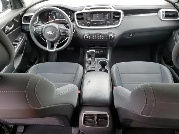 5XYPGDA54HG196140 2017 KIA SORENTO - Image 8
