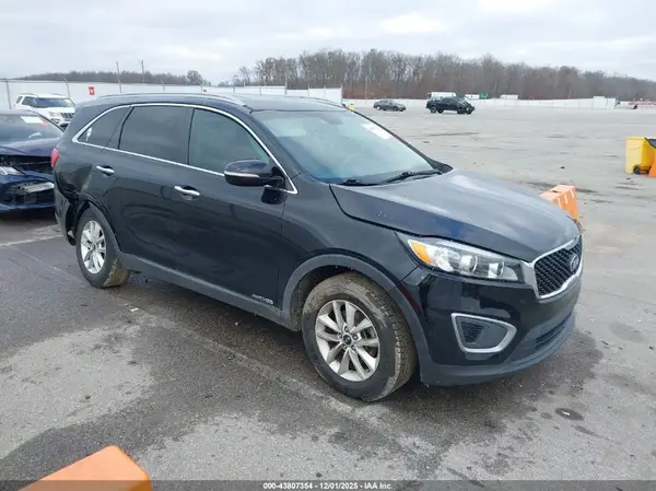 5XYPGDA54HG198289 2017 KIA SORENTO - Image 1