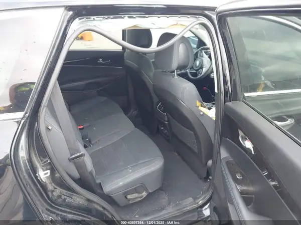 5XYPGDA54HG198289 2017 KIA SORENTO - Image 8