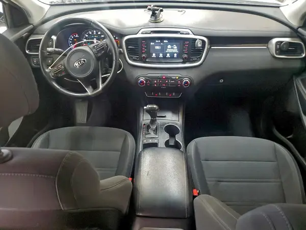 5XYPGDA54HG203765 2017 KIA SORENTO - Image 8