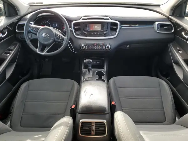 5XYPGDA54HG206004 2017 KIA SORENTO - Image 8