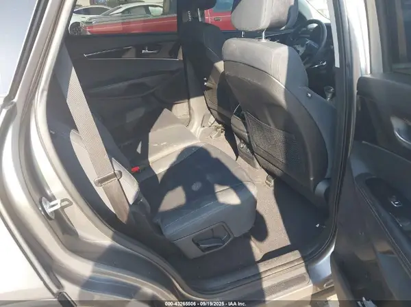 5XYPGDA54HG207850 2017 KIA SORENTO - Image 8