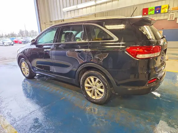 5XYPGDA54HG210473 2017 KIA SORENTO - Image 2