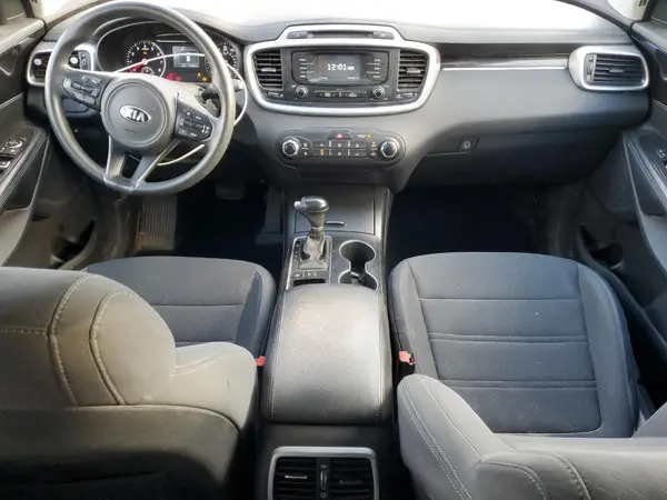 5XYPGDA54HG211798 2017 KIA SORENTO - Image 8