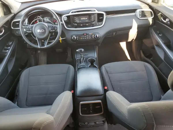 5XYPGDA54HG220193 2017 KIA SORENTO - Image 8