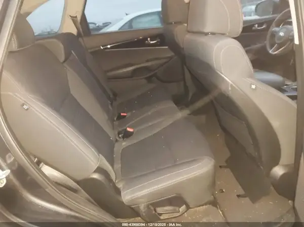 5XYPGDA54HG223708 2017 KIA SORENTO - Image 8