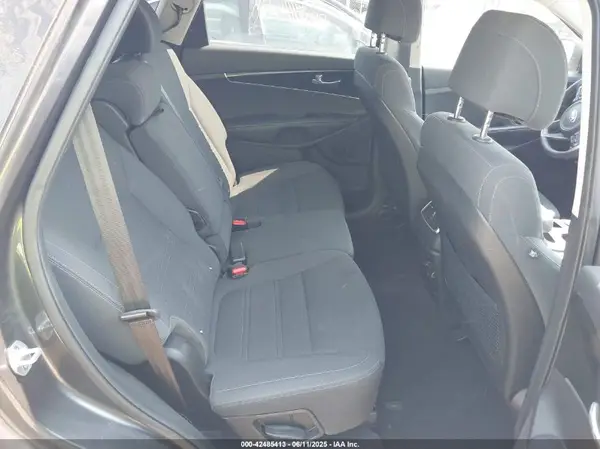 5XYPGDA54HG224387 2017 KIA SORENTO - Image 8