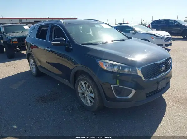 5XYPGDA54HG230349 2017 KIA SORENTO - Image 1