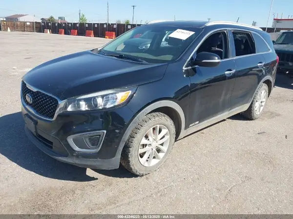 5XYPGDA54HG230349 2017 KIA SORENTO - Image 2