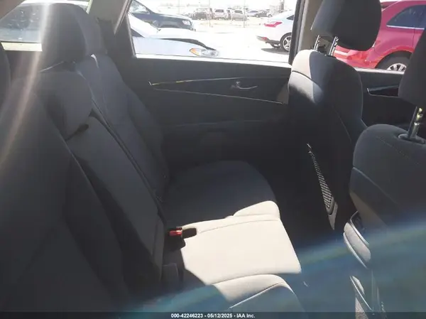5XYPGDA54HG230349 2017 KIA SORENTO - Image 8