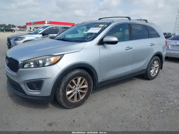 5XYPGDA54HG231565 2017 KIA SORENTO - Image 2