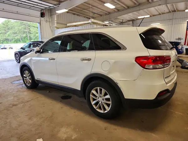 5XYPGDA54HG234367 2017 KIA SORENTO - Image 2
