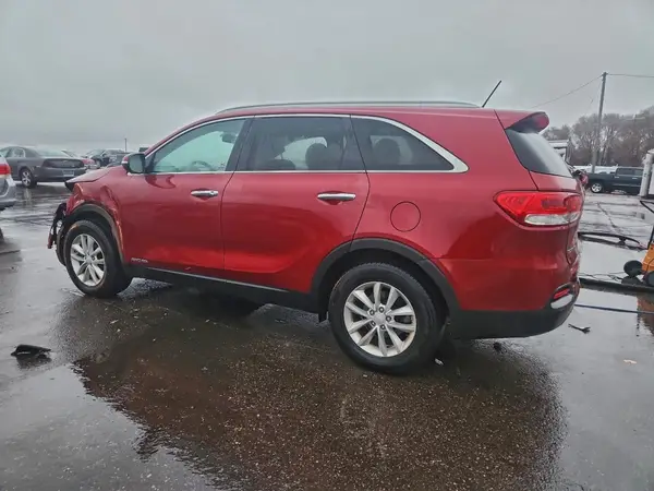 5XYPGDA54HG235549 2017 KIA SORENTO - Image 2