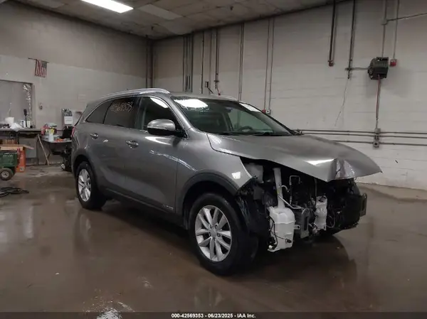 5XYPGDA54HG278773 2017 KIA SORENTO - Image 1