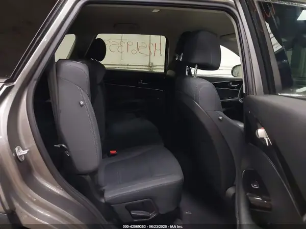 5XYPGDA54HG278773 2017 KIA SORENTO - Image 8