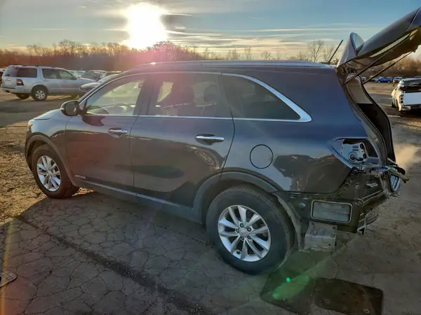 5XYPGDA54HG280359 2017 KIA SORENTO - Image 2