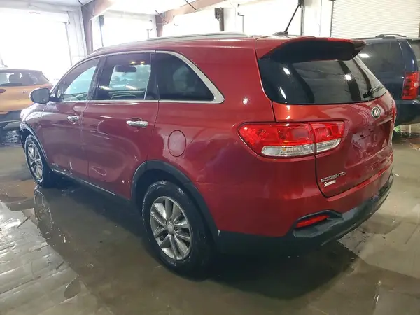 5XYPGDA54HG291748 2017 KIA SORENTO - Image 2