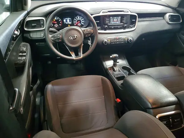 5XYPGDA54HG291748 2017 KIA SORENTO - Image 8