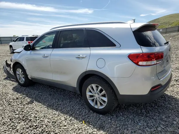 5XYPGDA54HG293032 2017 KIA SORENTO - Image 2