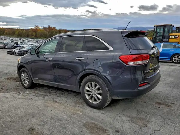 5XYPGDA54HG293094 2017 KIA SORENTO - Image 2