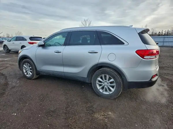 5XYPGDA54HG294682 2017 KIA SORENTO - Image 2