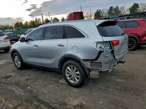 5XYPGDA54HG314963 2017 KIA SORENTO - Image 2