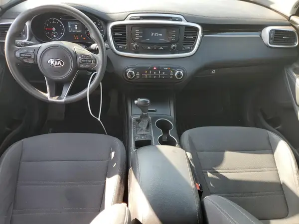 5XYPGDA54HG315093 2017 KIA SORENTO - Image 8