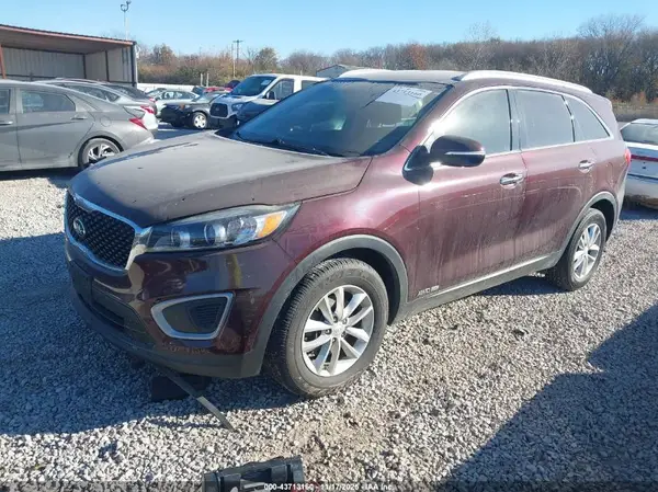 5XYPGDA54HG316714 2017 KIA SORENTO - Image 2