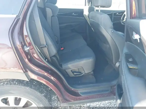 5XYPGDA54HG316714 2017 KIA SORENTO - Image 8