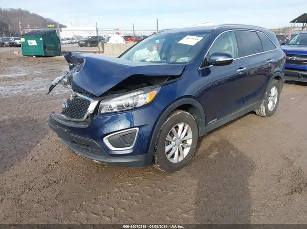 5XYPGDA54HG319516 2017 KIA SORENTO - Image 2