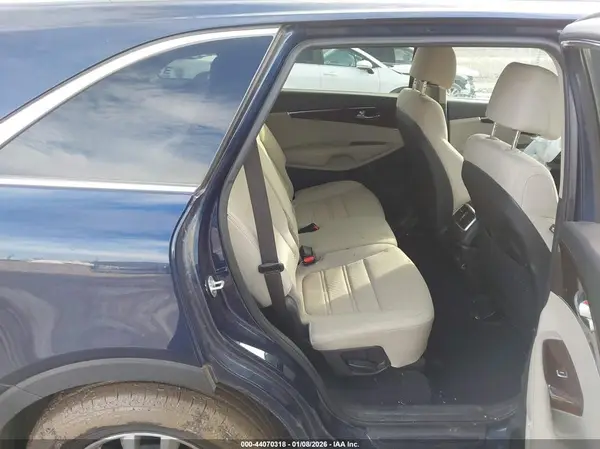5XYPGDA54HG319516 2017 KIA SORENTO - Image 8