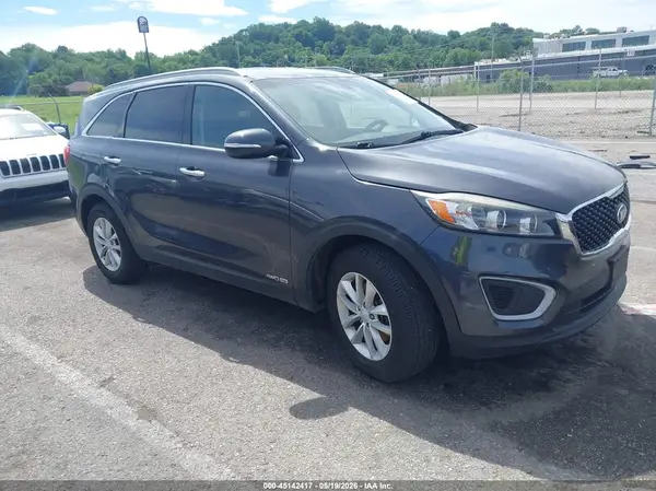 5XYPGDA54HG321072 2017 KIA SORENTO - Image 1