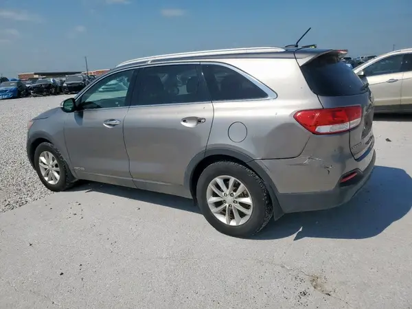5XYPGDA54HG324313 2017 KIA SORENTO - Image 2