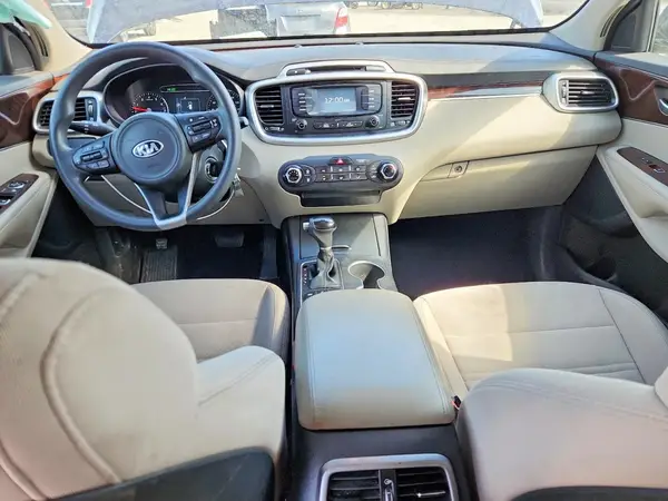 5XYPGDA54HG333433 2017 KIA SORENTO - Image 8