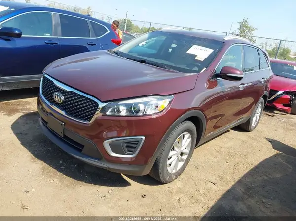 5XYPGDA54HG334193 2017 KIA SORENTO - Image 2
