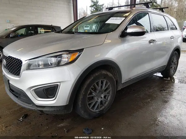 5XYPGDA54HG334937 2017 KIA SORENTO - Image 2