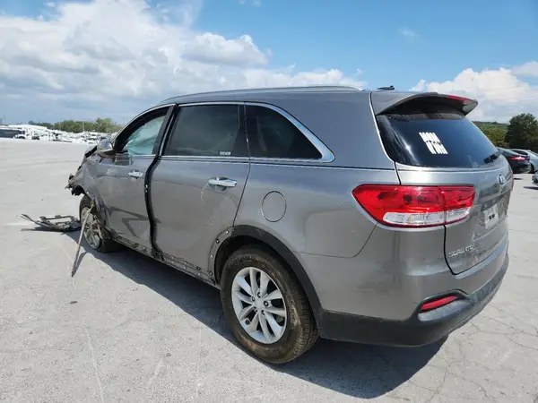 5XYPGDA54JG370990 2018 KIA SORENTO - Image 2
