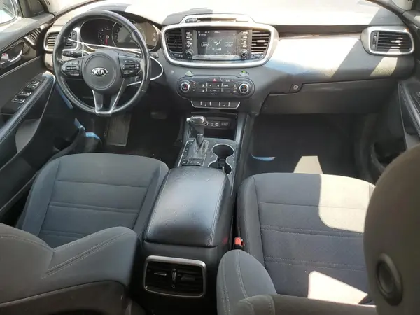 5XYPGDA54JG389751 2018 KIA SORENTO - Image 8