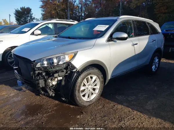 5XYPGDA54JG394657 2018 KIA SORENTO - Image 2