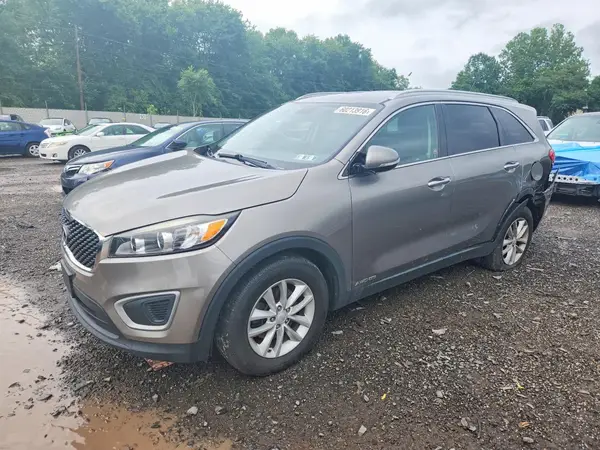 5XYPGDA54JG413286 2018 KIA SORENTO - Image 1