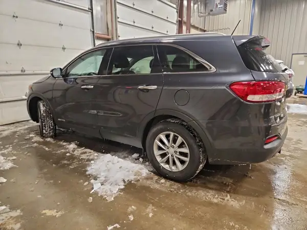 5XYPGDA54JG413899 2018 KIA SORENTO - Image 2