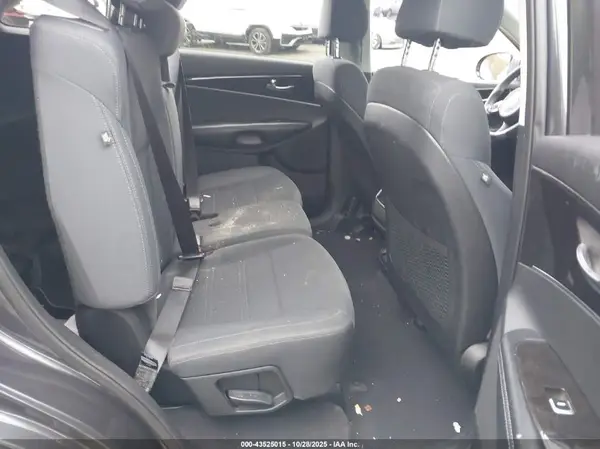 5XYPGDA54JG419718 2018 KIA SORENTO - Image 8