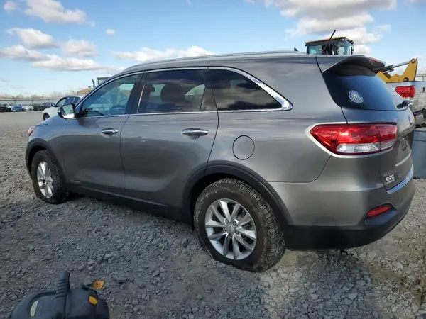 5XYPGDA54JG420433 2018 KIA SORENTO - Image 2