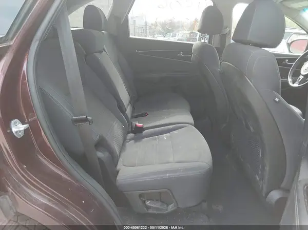 5XYPGDA54JG421999 2018 KIA SORENTO - Image 8