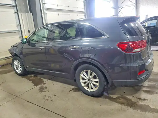 5XYPGDA54KG440604 2019 KIA SORENTO - Image 2