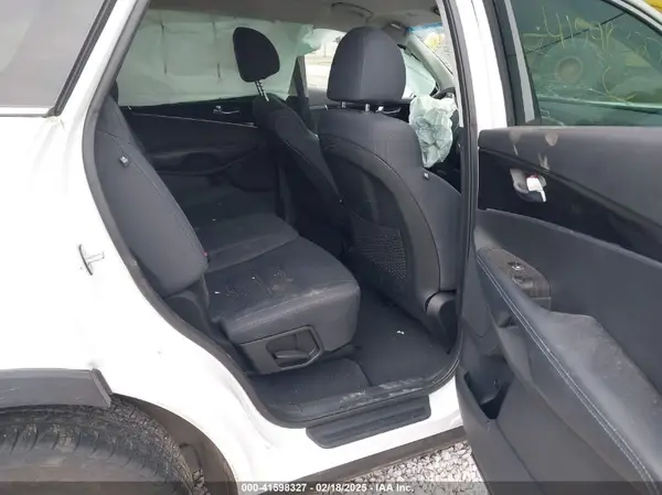 5XYPGDA54KG440957 2019 KIA SORENTO - Image 8
