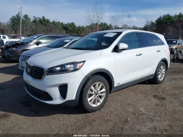 5XYPGDA54KG444510 2019 KIA SORENTO - Image 2