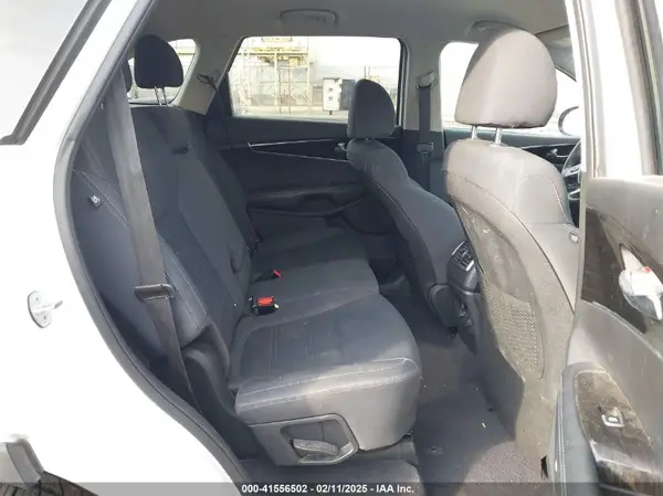 5XYPGDA54KG468077 2019 KIA SORENTO - Image 8